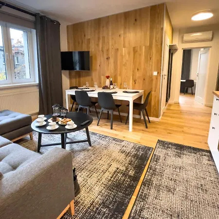 Urban Premium No 3, Free Private Parking, Self Check-in * Chorzow