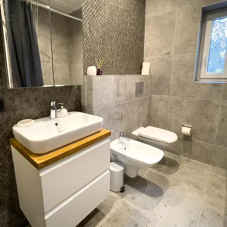 Urban Premium No 3, Free Private Parking, Self Check-in *