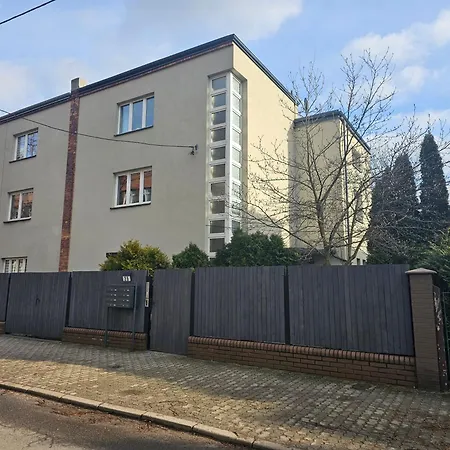 Urban Premium No 3, Free Private Parking, Self Check-in Apartment Chorzow