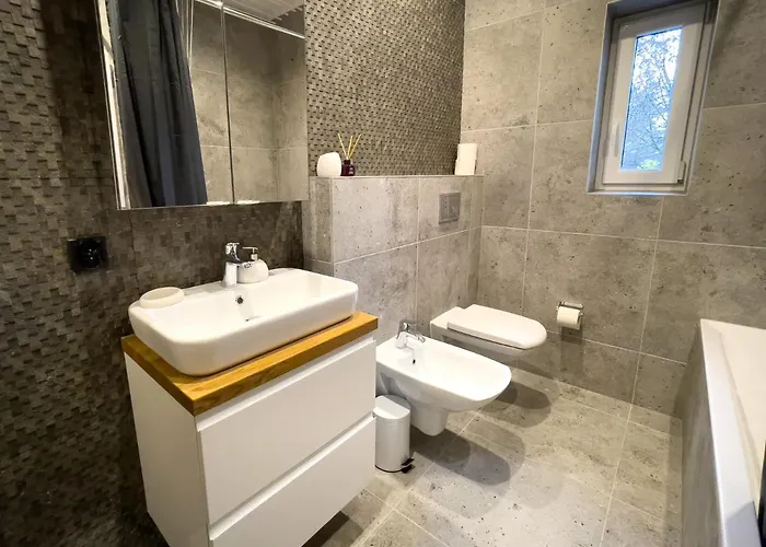 Urban Premium No 3, Free Private Parking, Self Check-in *